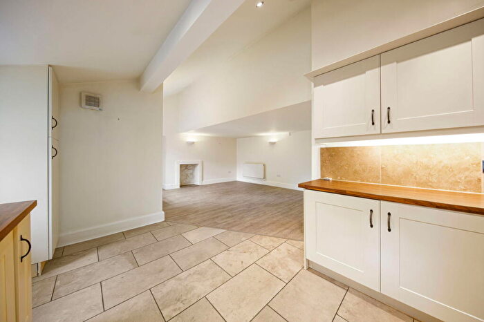 2 Bedroom Duplex For Sale In Matlock Green, Matlock, DE4