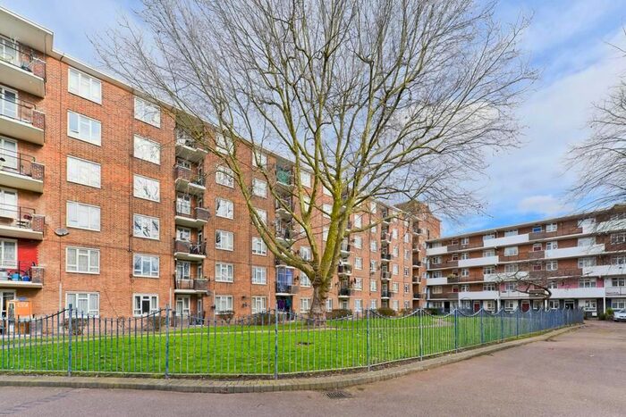 Studio To Rent In Patmore Estate, London, SW8