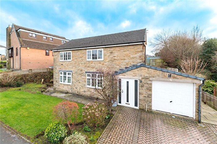 3 Bedroom Detached House For Sale In Greenside Lane, Cullingworth, BD13