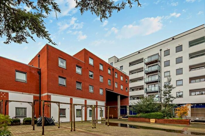 2 Bedroom Flat To Rent In Loates Lane, Watford, WD17