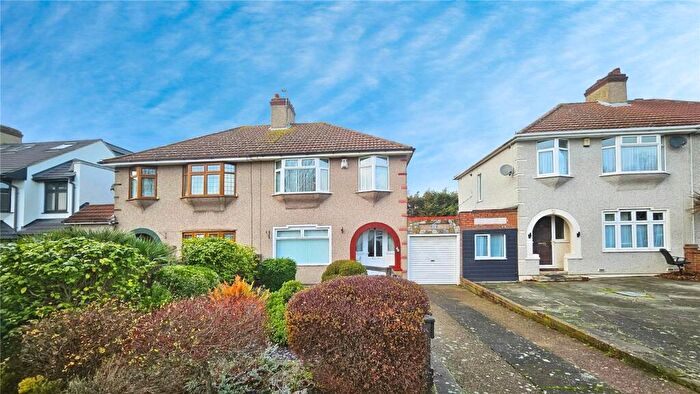 3 Bedroom Semi Detached House For Sale In Hythe Avenue, Bexleyheath, DA7