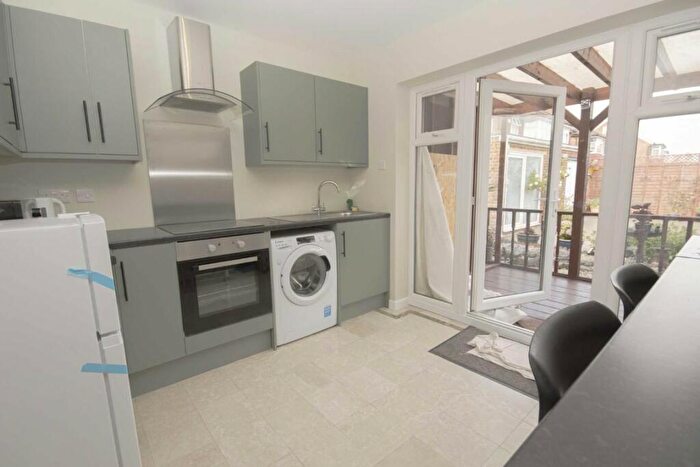 1 Bedroom Flat To Rent In North Way, London, NW9