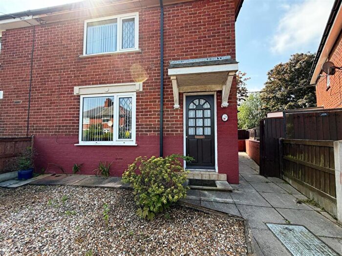 3 Bedroom Semi Detached House For Sale In Maes Enion, Rhosllanerchrugog, Wrexham, LL14