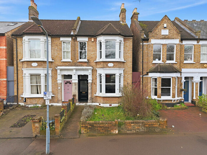 3 Bedroom Semi Detached House For Sale In Spratt Hall Road, Wanstead, E11