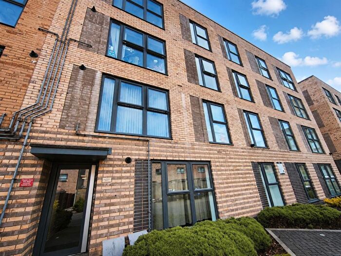 2 Bedroom Flat For Sale In Belgrave Middleway, Birmingham, B5