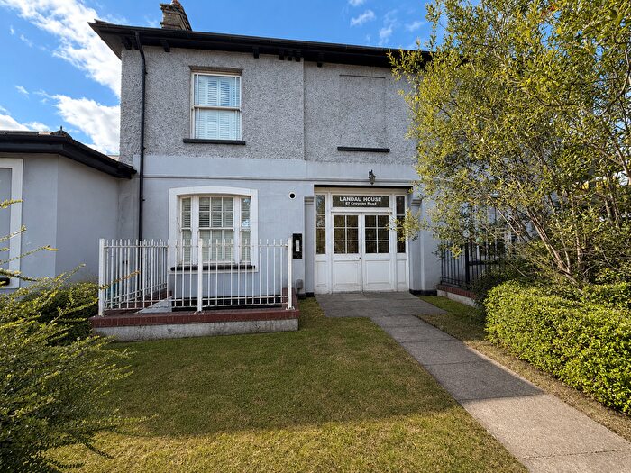 3 Bedroom Flat To Rent In Croydon Road, Keston, BR2