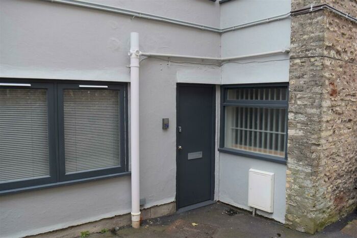 1 Bedroom Flat To Rent In The Island, Midsomer Norton, Radstock, BA3