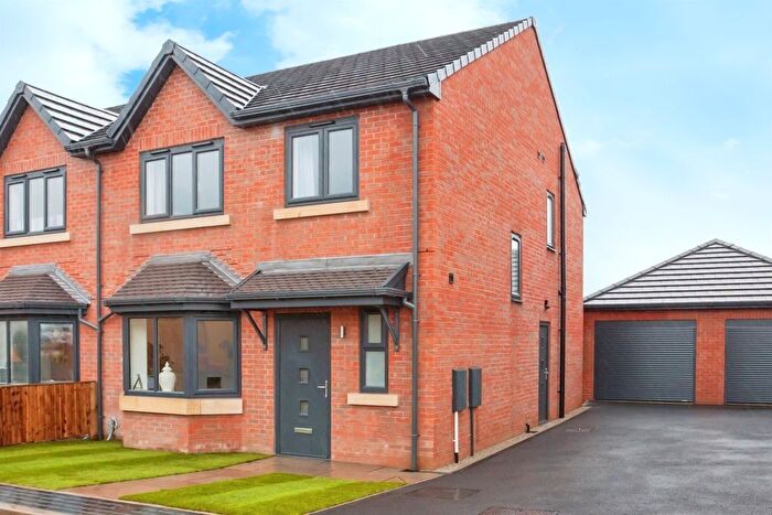 4 Bedroom Semi-Detached House For Sale In Leeds Road, Mirfield, WF14