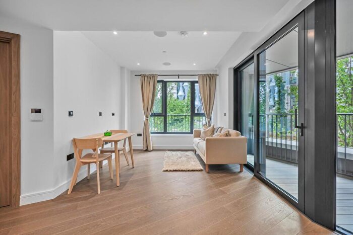 1 Bedroom Apartment To Rent In London Square, One Linear Place, Nine Elms Park, SW11