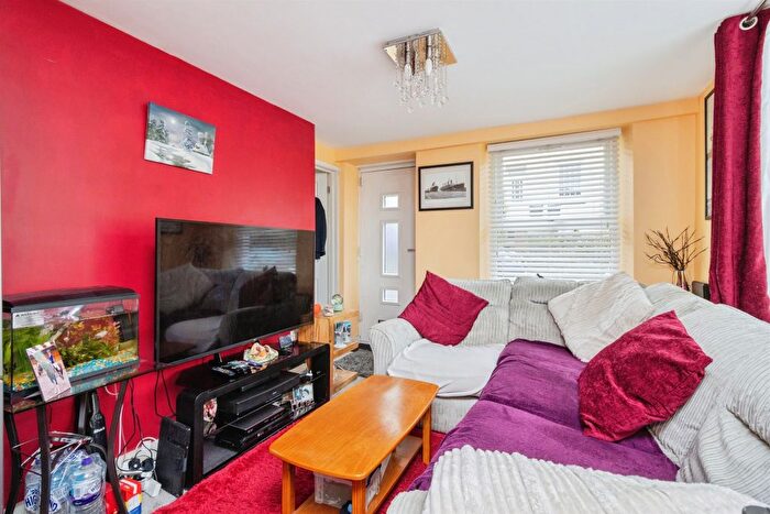 1 Bedroom Flat For Sale In Cavern Road, Torquay, TQ1