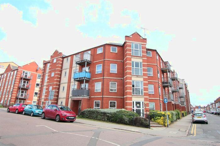 2 Bedroom Flat To Rent In Pavillion Court, Northampton, NN1