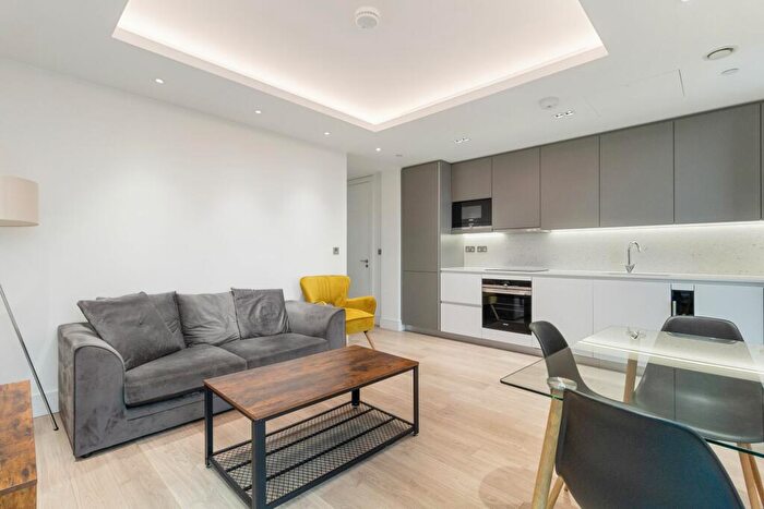 2 Bedroom Apartment To Rent In Carrara Tower, Bollinder Place London, EC1V