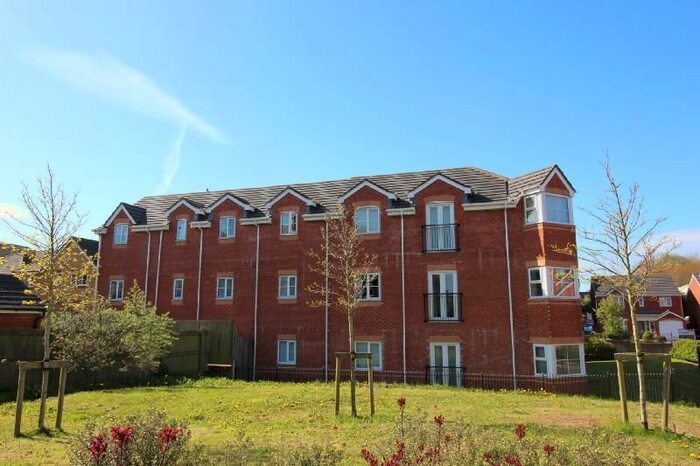 2 Bedroom Flat To Rent In Cygnet Gardens, St Helens, Merseyside, WA9