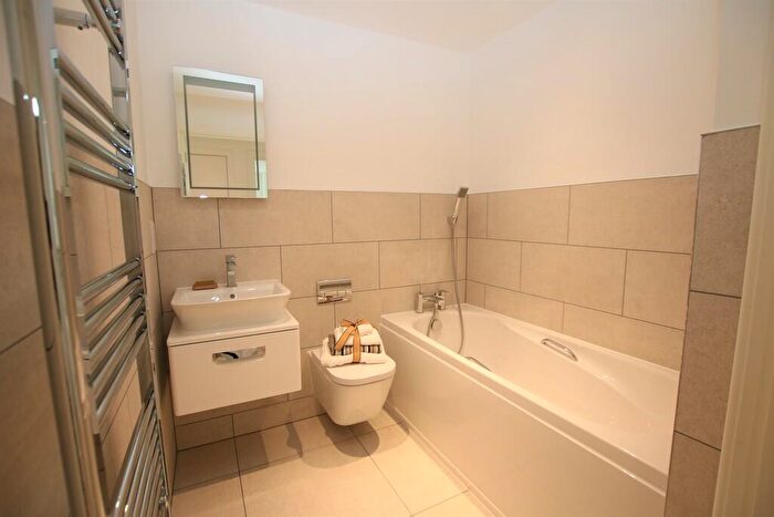 2 Bedroom Apartment For Sale In Stortford Road, Dunmow, CM6
