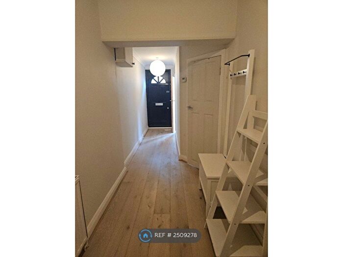 1 Bedroom Flat To Rent In Tower Mews, London, E17