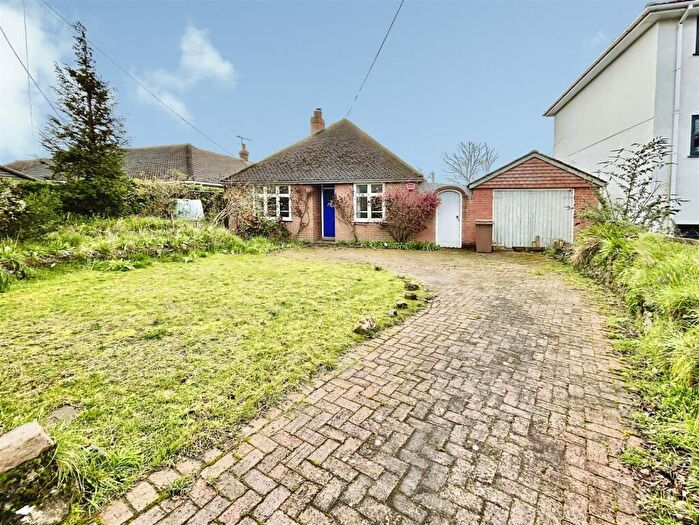 2 Bedroom Detached Bungalow For Sale In Rochester Road, Cuxton, Rochester, ME2