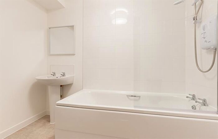 2 Bedroom Apartment To Rent In Well Spring Close, Edinburgh, EH13