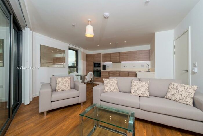 2 Bedroom Apartment To Rent In Kingfisher Heights, Waterside Park, Royal Docks, E16