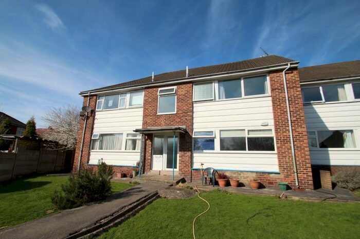 1 Bedroom Flat To Rent In Falkland Court, Moortown, LS17