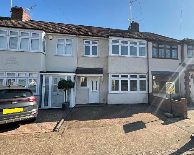 3 Bedroom Terraced House For Sale In Norfolk Road, Upminster, Essex, RM14