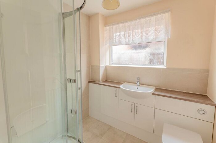 2 Bedroom Detached Bungalow For Sale In Copthorne Road, Kidlington, OX5