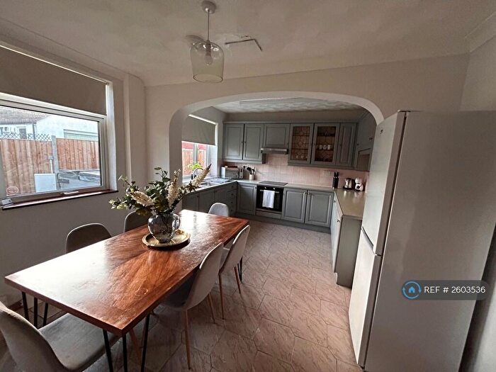 4 Bedroom Detached House To Rent In Milton Road, Clapham, Bedford, MK41