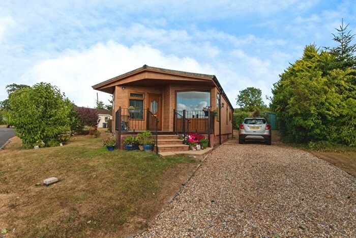 2 Bedroom Property For Sale In The Cedars, Otter Valley Park, Honiton, Devon, EX14