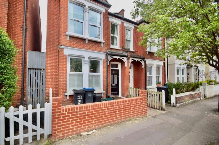 1 Bedroom Flat To Rent In Park Road, Colliers Wood, London, SW19