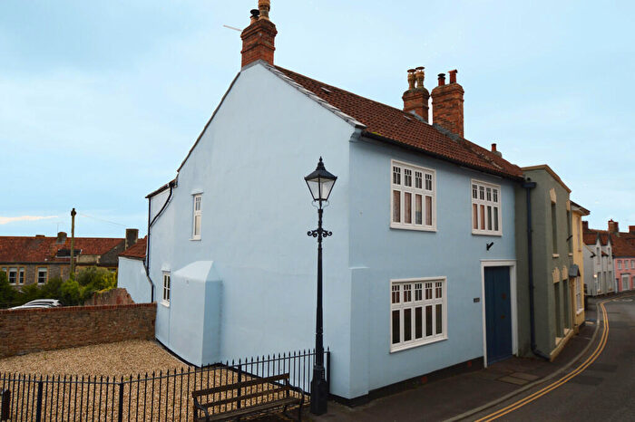 4 Bedroom Detached House To Rent In West Street, Axbridge, BS26