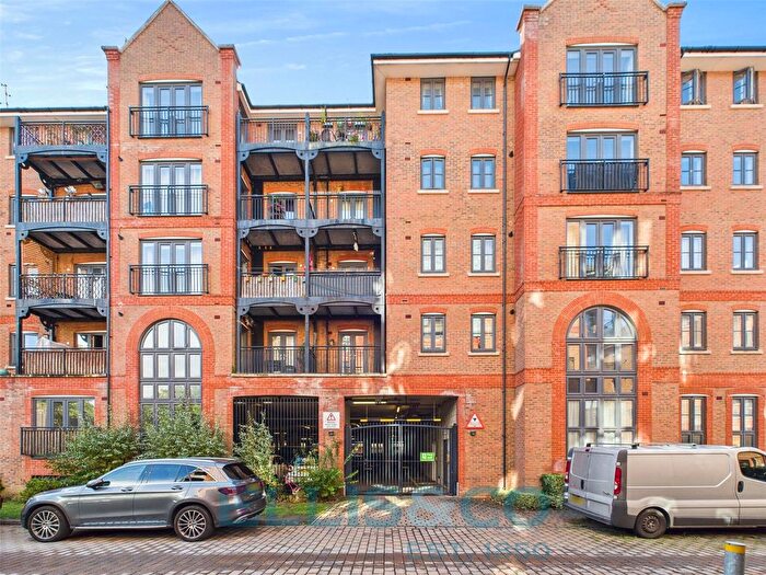 2 Bedroom Flat For Sale In Cannons Wharf, Tonbridge, Kent, TN9