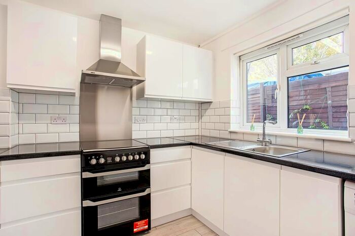 1 Bedroom Maisonette To Rent In Molesworth Road, Cobham, KT11