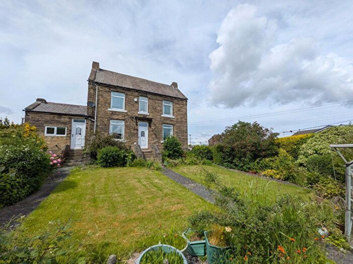 2 Bedroom End Of Terrace House For Sale In Sunny Bank, Wyke, Bradford, BD12