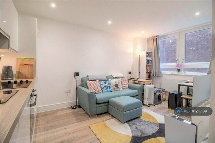 1 Bedroom Flat To Rent In Desborough Road, High Wycombe, HP11