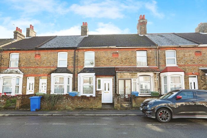 3 Bedroom Terraced House For Sale In Tonge Road, Sittingbourne, Kent, ME10
