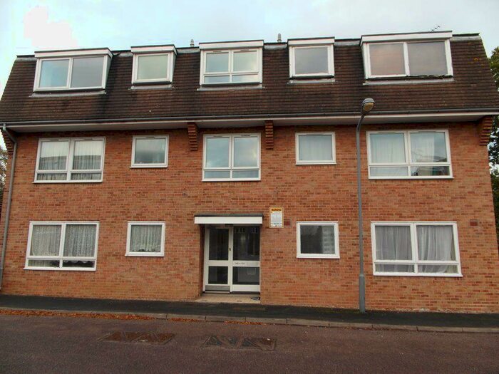 1 Bedroom Flat To Rent In Bawdsey Avenue, Newbury Park, IG2