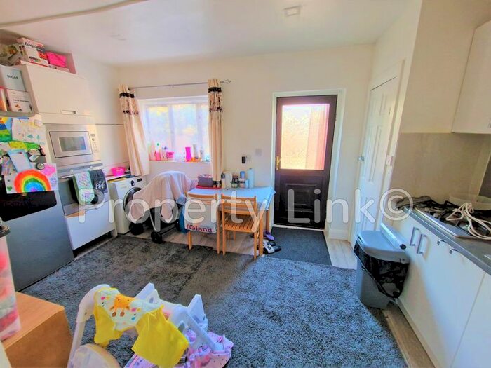 2 Bedroom Flat To Rent In Harrow Road, London, E6