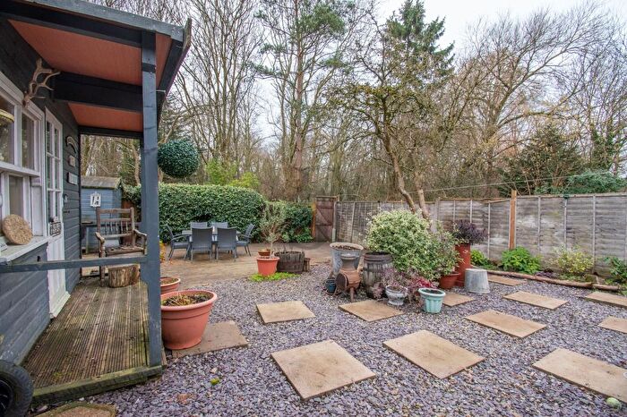 3 Bedroom Detached House For Sale In Lubbesthorpe Road, Leicester, LE3