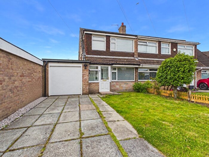 3 Bedroom Semi-Detached House For Sale In Wordsworth Close, Ormskirk, L39