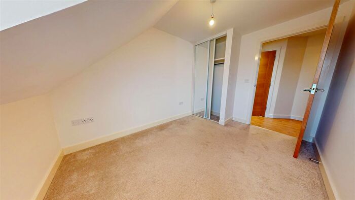2 Bedroom Flat For Sale In Dorchester Road, Weymouth, DT4