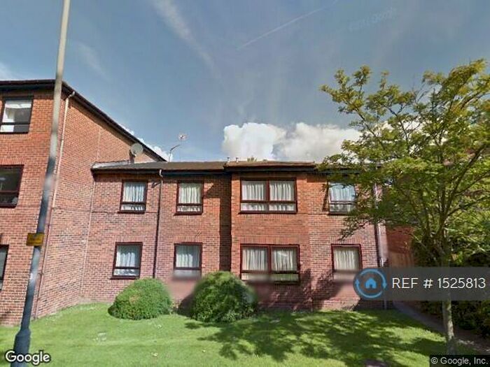 2 Bedroom Flat To Rent In Savill Way, Marlow, SL7