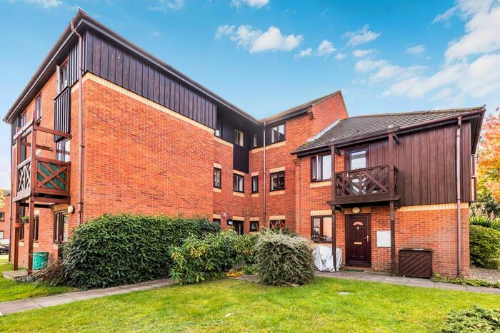 1 Bedroom Apartment To Rent In Roebuck Court, Didcot, OX11