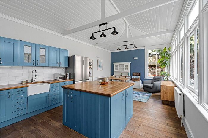 4 Bedroom Flat For Sale In Topsfield Parade, Tottenham Lane, London, N8