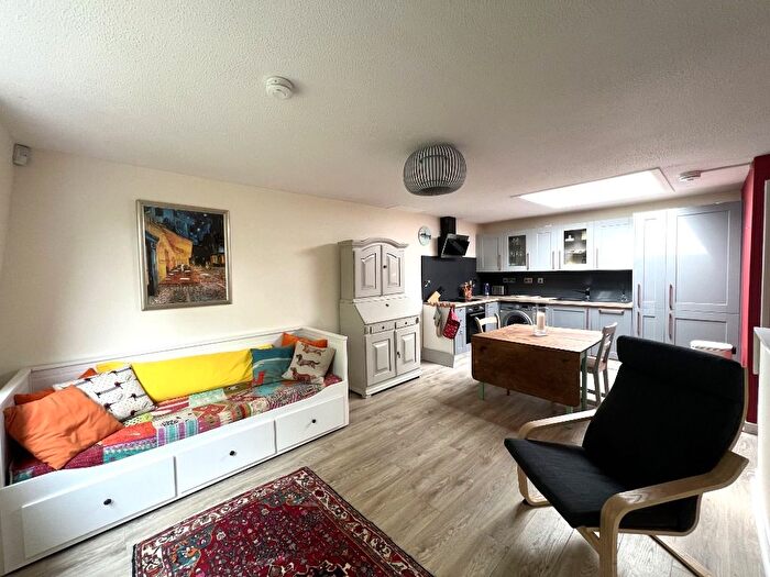 1 Bedroom Terraced House To Rent In Raeburn Mews, Stockbridge, Edinburgh, EH4