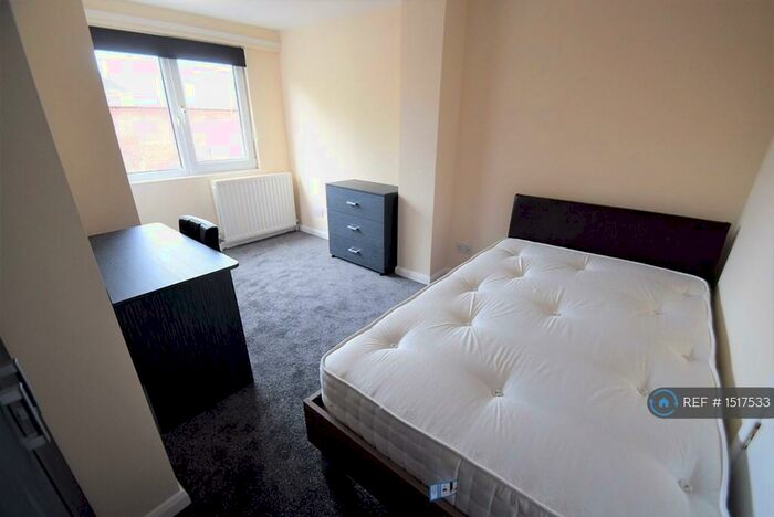 5 Bedroom Terraced House To Rent In Queen Anne Street, Stoke-On-Trent, ST4