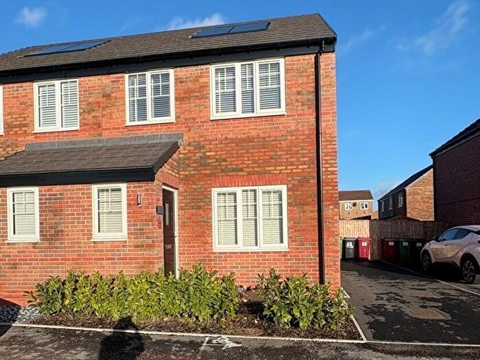 3 Bedroom Semi Detached House To Rent In Sycamore Drive, Holmewood, Chesterfield, S42