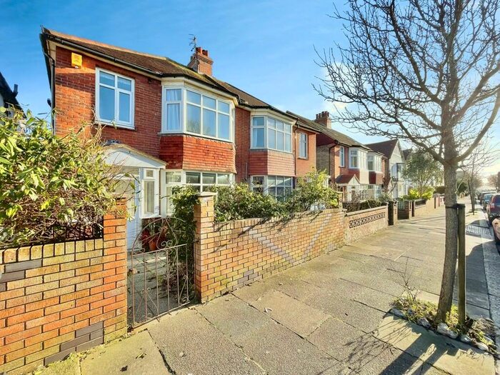 3 Bedroom Semi-Detached House To Rent In Langdale Gardens, Hove, BN3