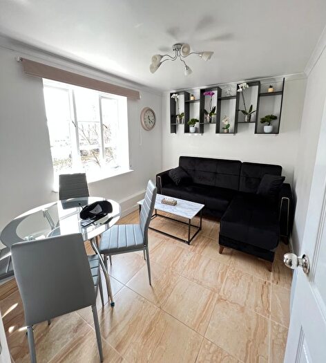 3 Bedroom Flat To Rent In Otter Close, London, E15