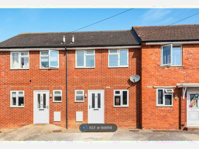 2 Bedroom Terraced House To Rent In Gainsborough Road, Reading, RG30