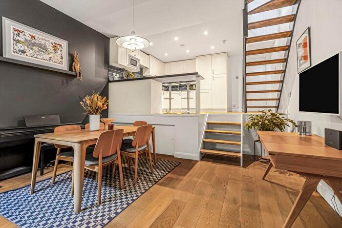 3 Bedroom House For Sale In Shore Road, Homerton, E9