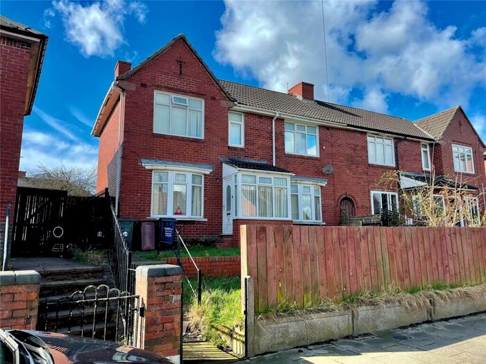4 Bedroom End Of Terrace House To Rent In Meadow Dale Crescent, Newcastle Upon Tyne, NE5